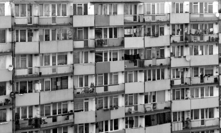 Renesans „wielkiej płyty”. Mieszkania z czasów PRL-u stają się coraz popularniejsze i…drożeją