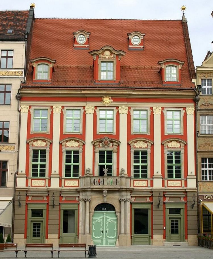 Wrocławska kamienica Pod Złotym Słońcem, źródło: Wikipedia