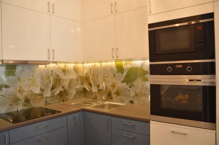 Jak optycznie powiększyć małą kuchnię