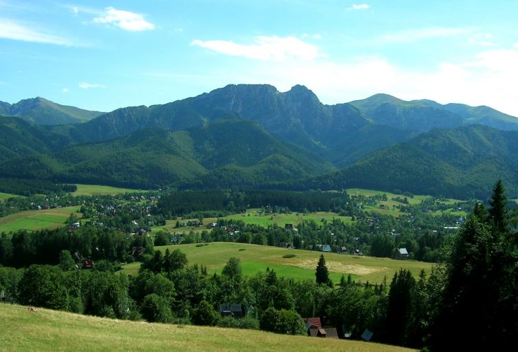 Młode małżeństwa wolą mieszkać poza Krakowem