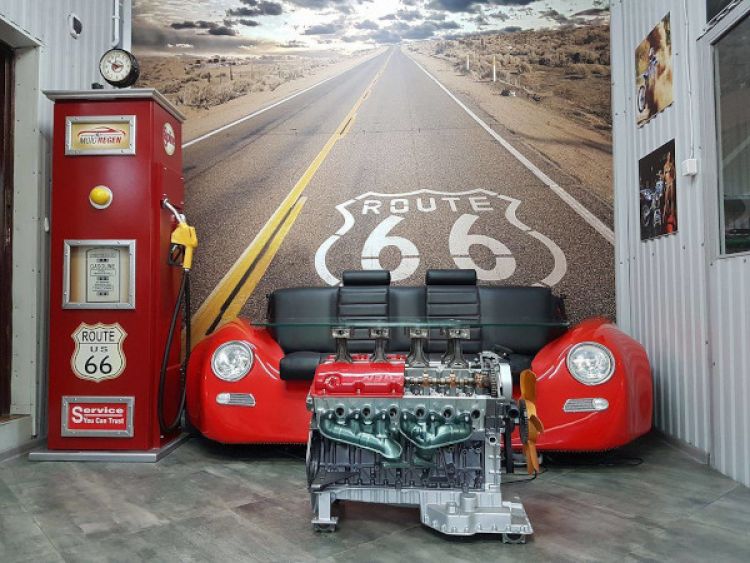 Rydułtowski mechanik tworzy wyjątkowe meble z części samochodowych.