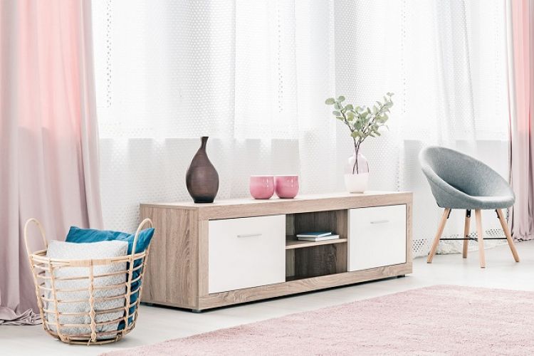 Jak wybrać firany i zasłony do salonu?