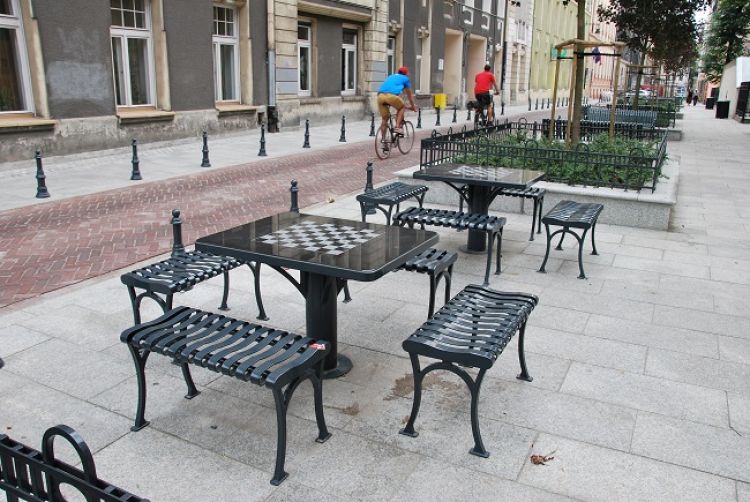 Prym w ilości woonerfów w Polsce wiedzie Łódź. Na zdj. woonerf przy ul. Piramowicza, źródło: Wikipedia