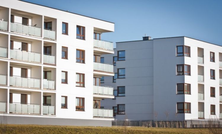 Rynek nieruchomości zwiększył się w I półroczu 2021 r. o 105,4 tys. lokali.