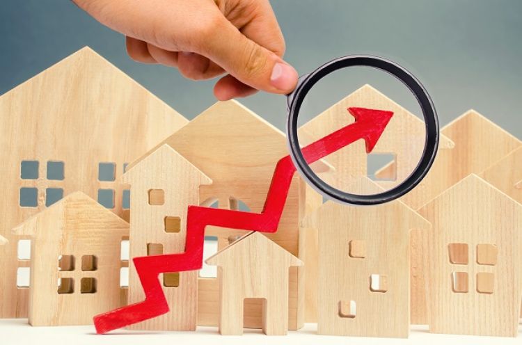 Na zakup mieszkania najchętniej decydują się pracownicy etatowi (55 proc. ogółu).