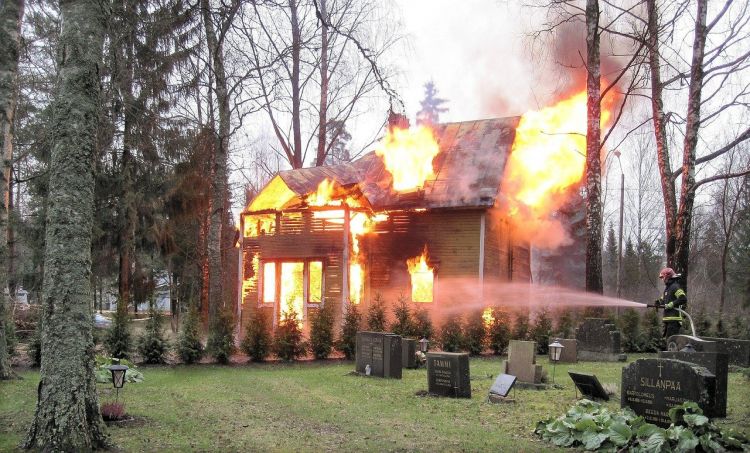 Ryzyko pożarów w sezonie grzewczym wzrasta. Wszystko przez starą instalację