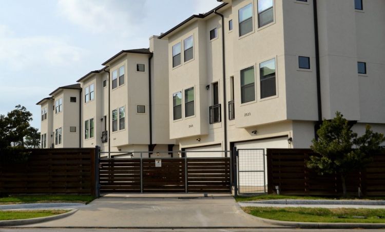 Mieszkań na sprzedaż coraz mniej. Jest szansa na wzrost ofert?