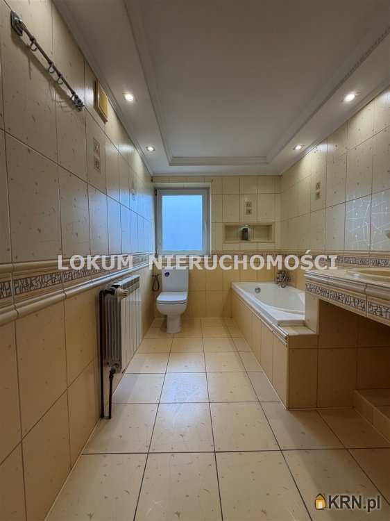 Nieruchomości LOKUM, Dom  na sprzedaż, Bąków, ul. Jasna