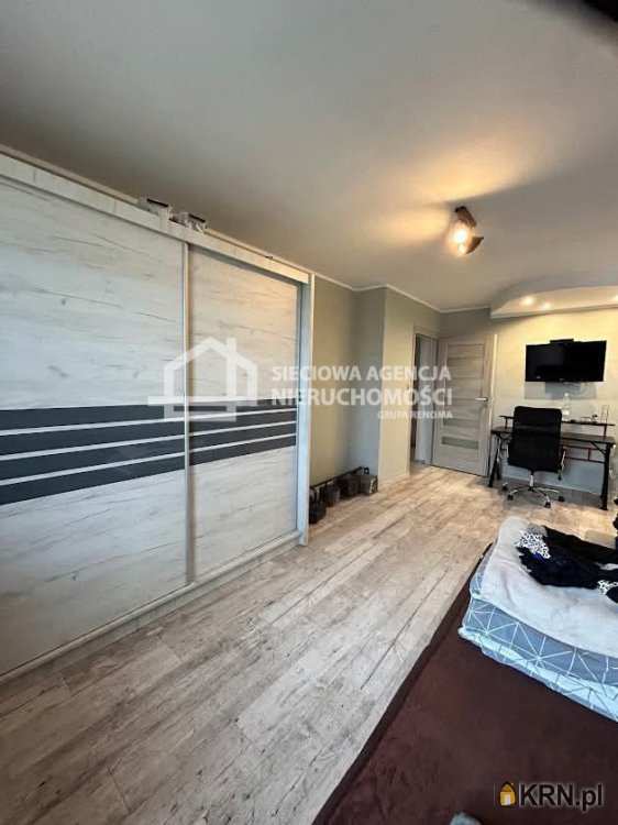 8 pokojowe, Białogarda, ul. , Dom  na sprzedaż