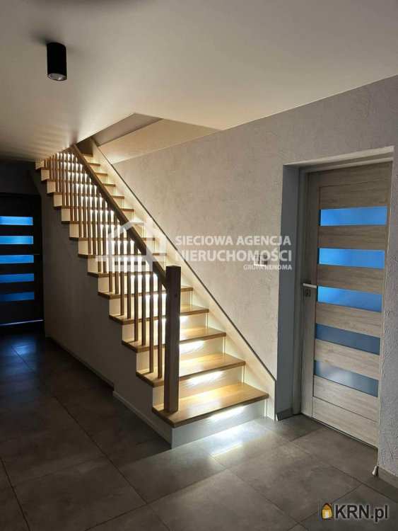 8 pokojowe, Białogarda, ul. , Dom  na sprzedaż