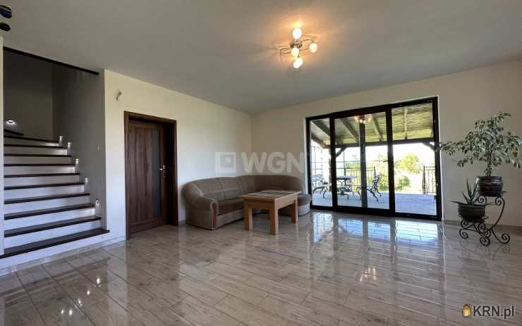 6 pokojowe, Trzebnice, ul. , Dom  na sprzedaż