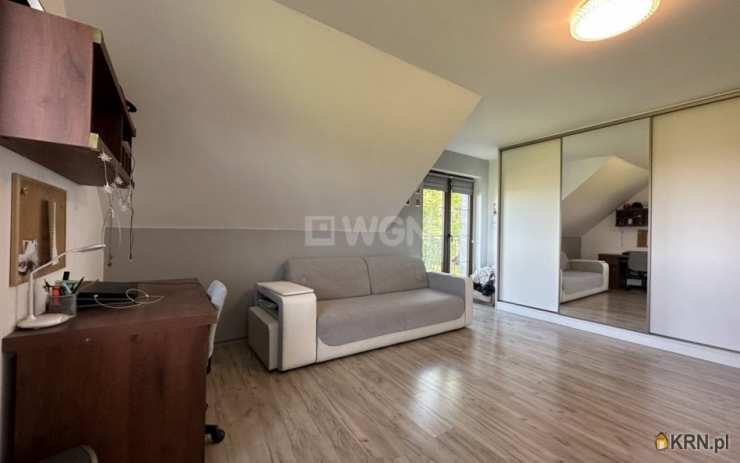 Trzebnice, ul. , Dom  na sprzedaż, 6 pokojowe