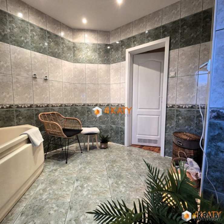 Dom  na sprzedaż, 9 pokojowe, Radzyń, ul. 