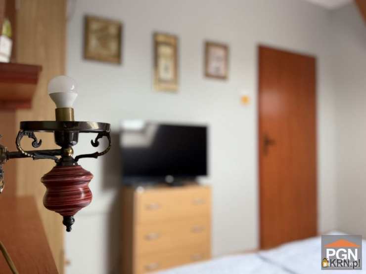 Dom  na sprzedaż, 9 pokojowe, Trzebiatów, ul. 