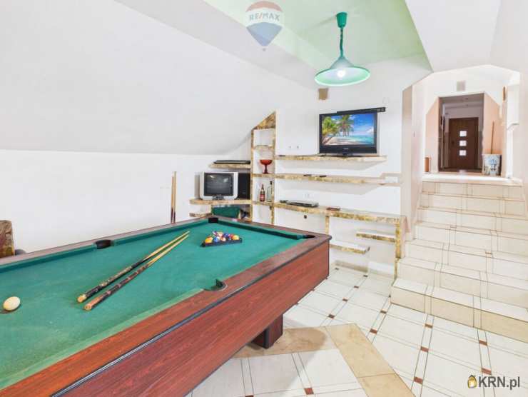 8 pokojowe, Szastarka, ul. , Dom  na sprzedaż