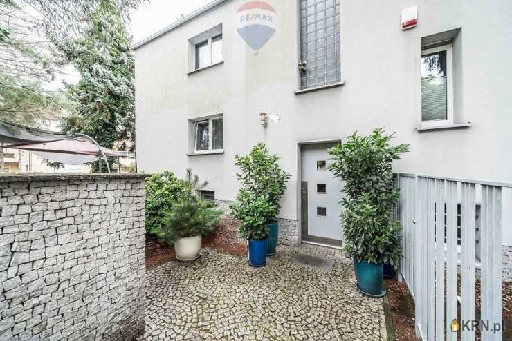 10 pokojowe, Ostroróg, ul. , Dom  na sprzedaż