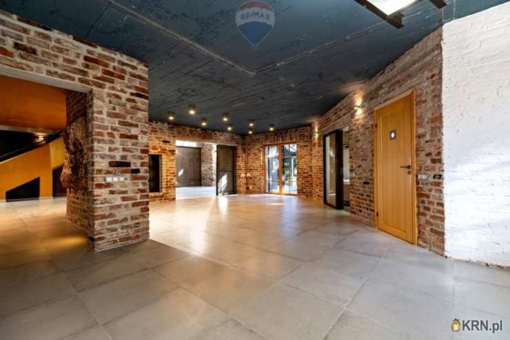 10 pokojowe, Ustanów, ul. , Dom  na sprzedaż