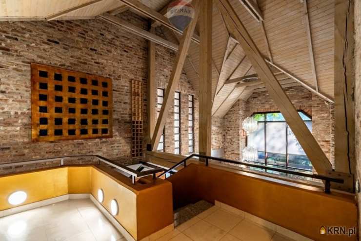 10 pokojowe, Ustanów, ul. , Dom  na sprzedaż