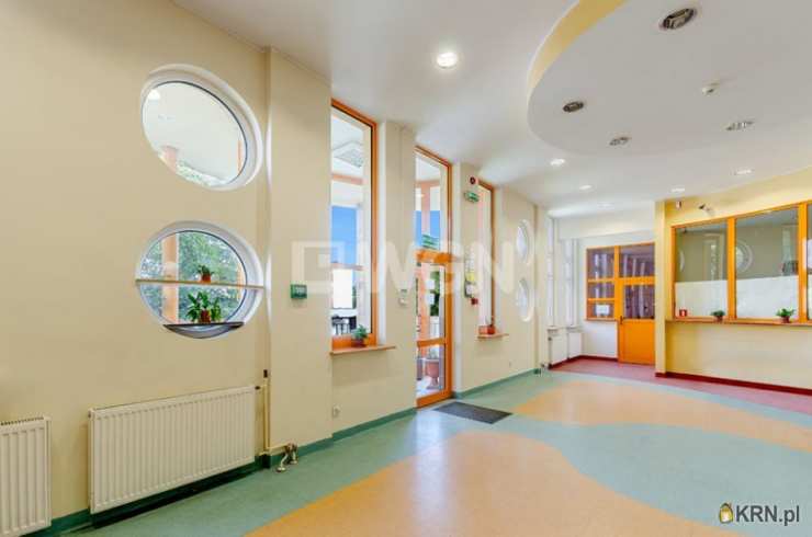 Lokal użytkowy  na sprzedaż, 40 pokojowe, Gdynia, Chylonia, ul. 