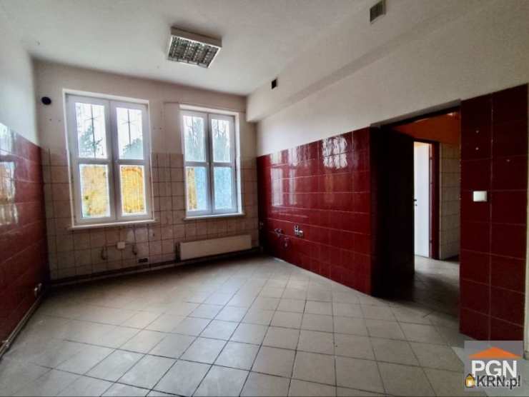 6 pokojowe, Trzebiatów, ul. Rynek, Lokal użytkowy  na sprzedaż