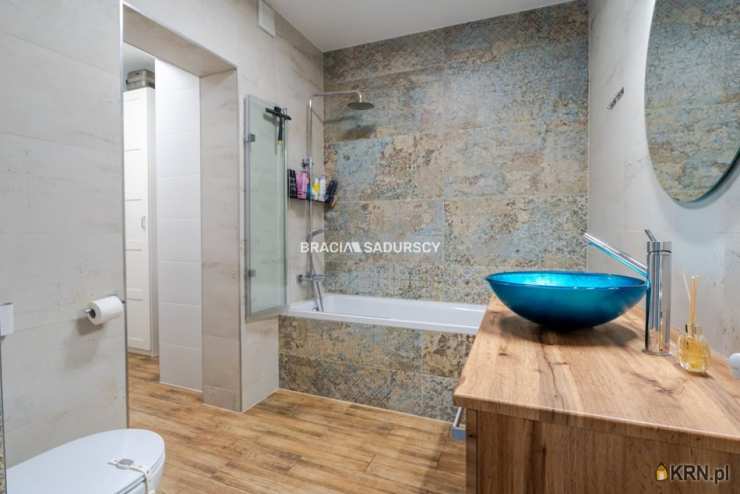 4 pokojowe, Mieszkanie  na sprzedaż, Bochnia, ul. Podedworze