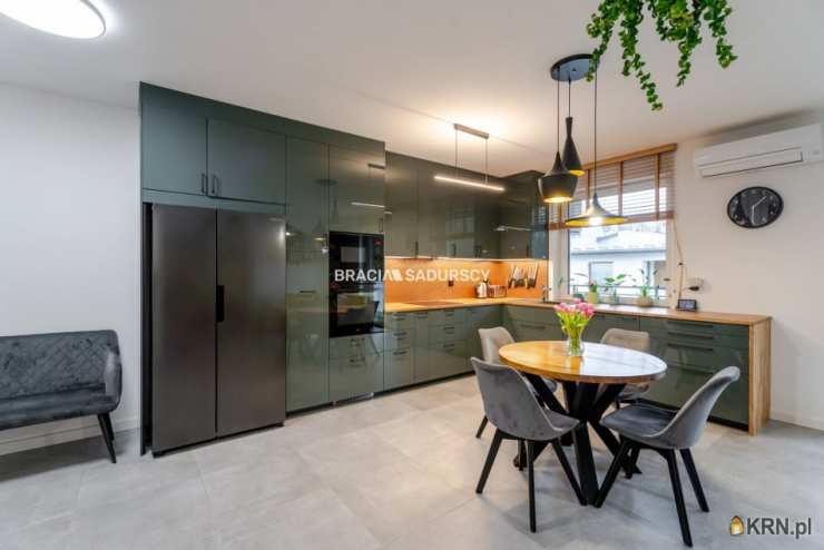 Mieszkanie  na sprzedaż, 4 pokojowe, Bochnia, ul. Podedworze