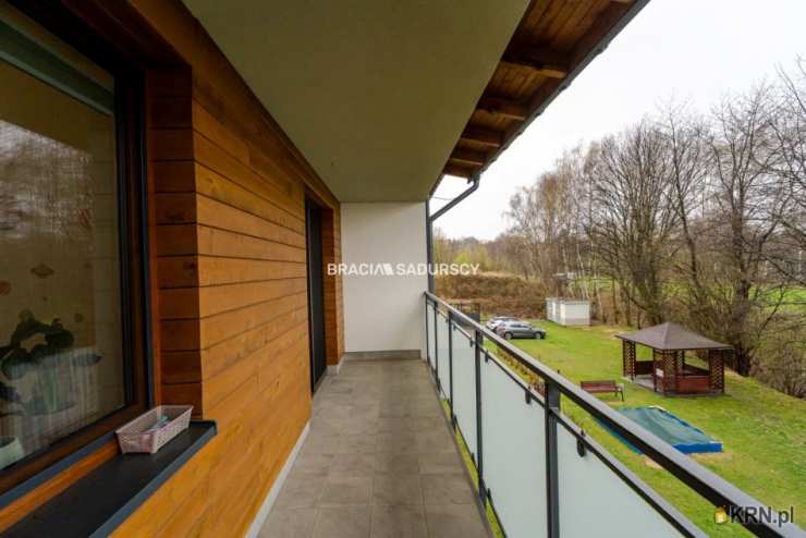 4 pokojowe, Mieszkanie  na sprzedaż, Bochnia, ul. Podedworze