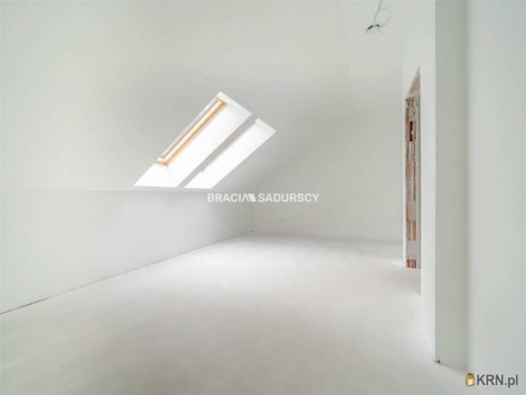 5 pokojowe, Kokotów, ul. , Mieszkanie  na sprzedaż